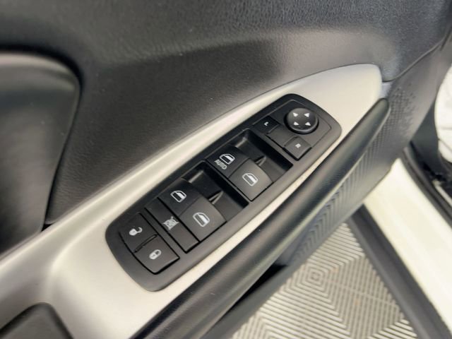 Used 2019 Dodge Journey SE image 12