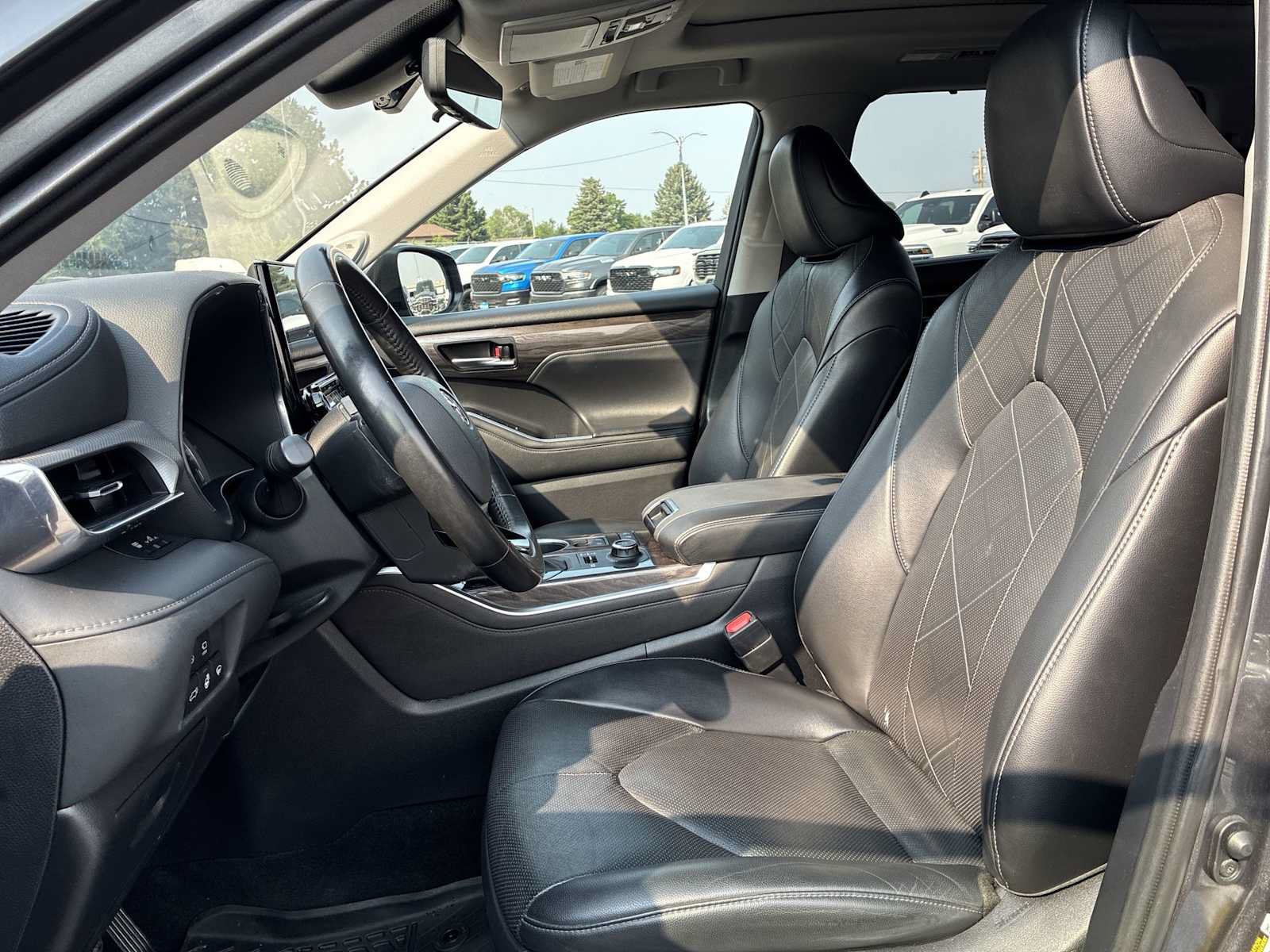 Used 2022 Toyota Highlander Platinum AWD/4WD image 13