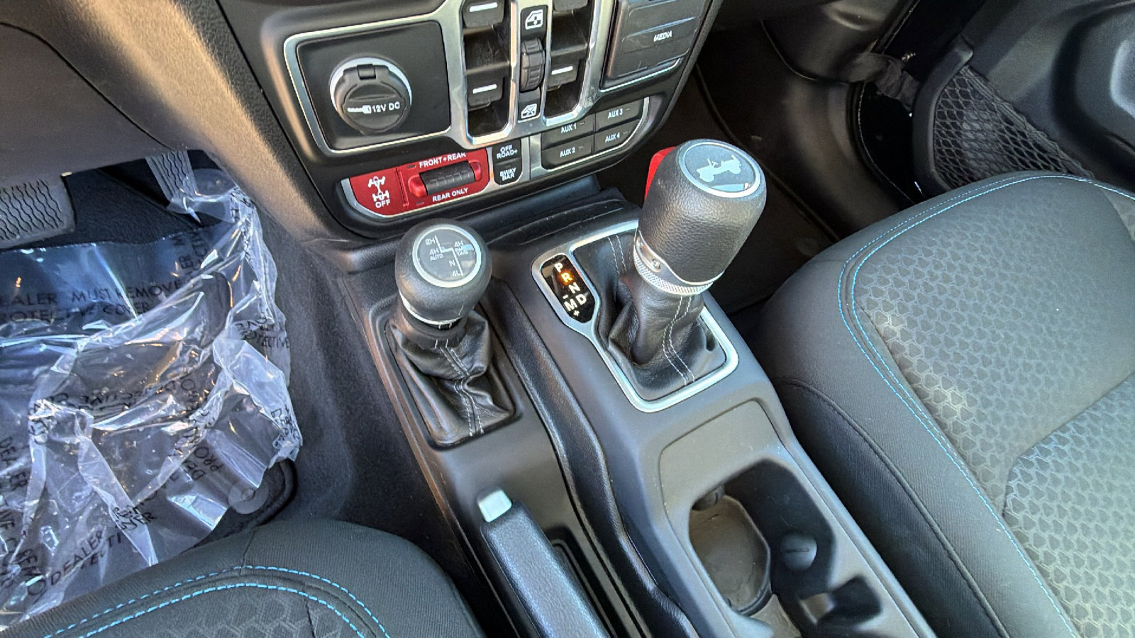 Used 2025 Jeep Wrangler Unlimited Rubicon 4xe w/ Convenience Group image 30