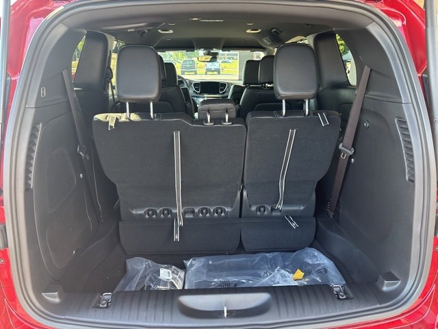 New 2025 Chrysler Pacifica Select w/ Uconnect Theater Family Group image 18