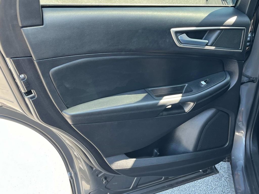 Used 2022 Ford Edge SEL w/ Convenience Package image 16