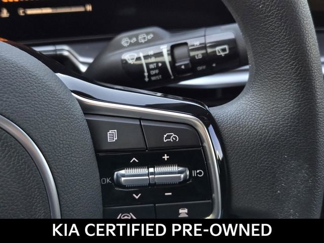 Certified 2025 Kia Sorento LX image 30