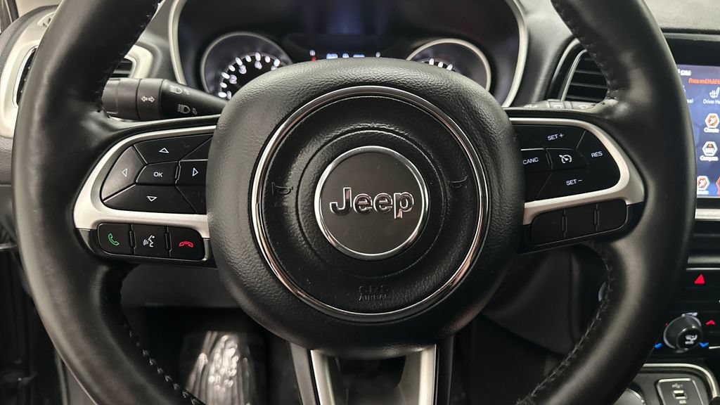Used 2019 Jeep Compass Latitude w/ Cold Weather Group AWD/4WD image 13