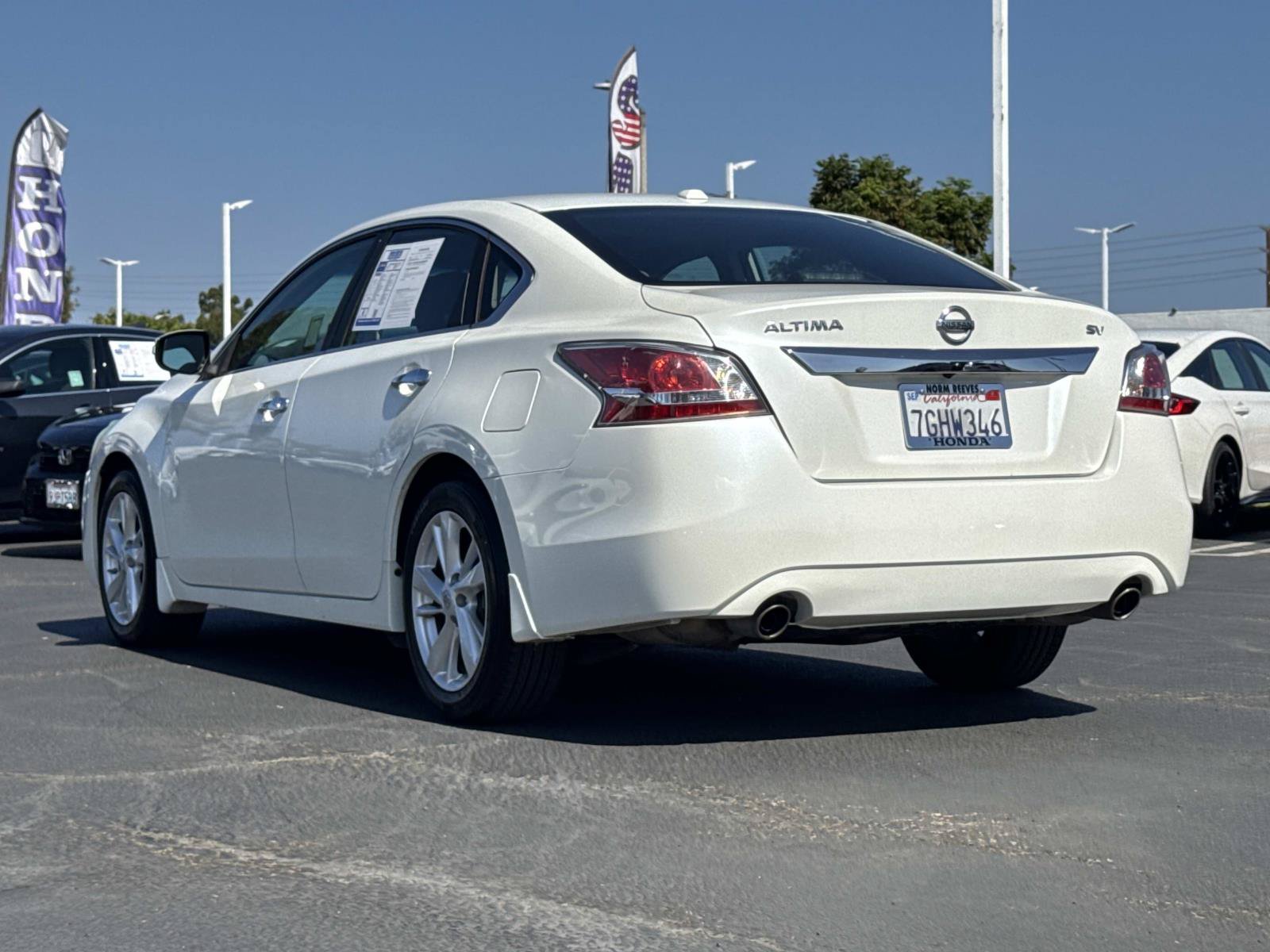 Used 2015 Nissan Altima 2.5 SV w/ Convenience Package FWD image 3