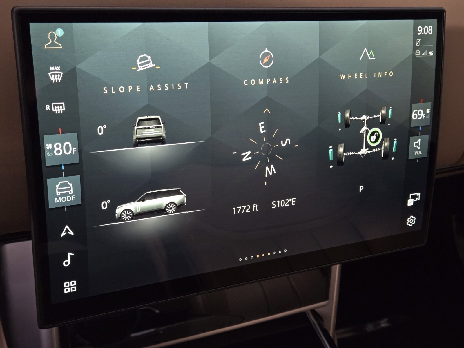 Used 2025 Land Rover Range Rover Long Wheelbase SE image 32