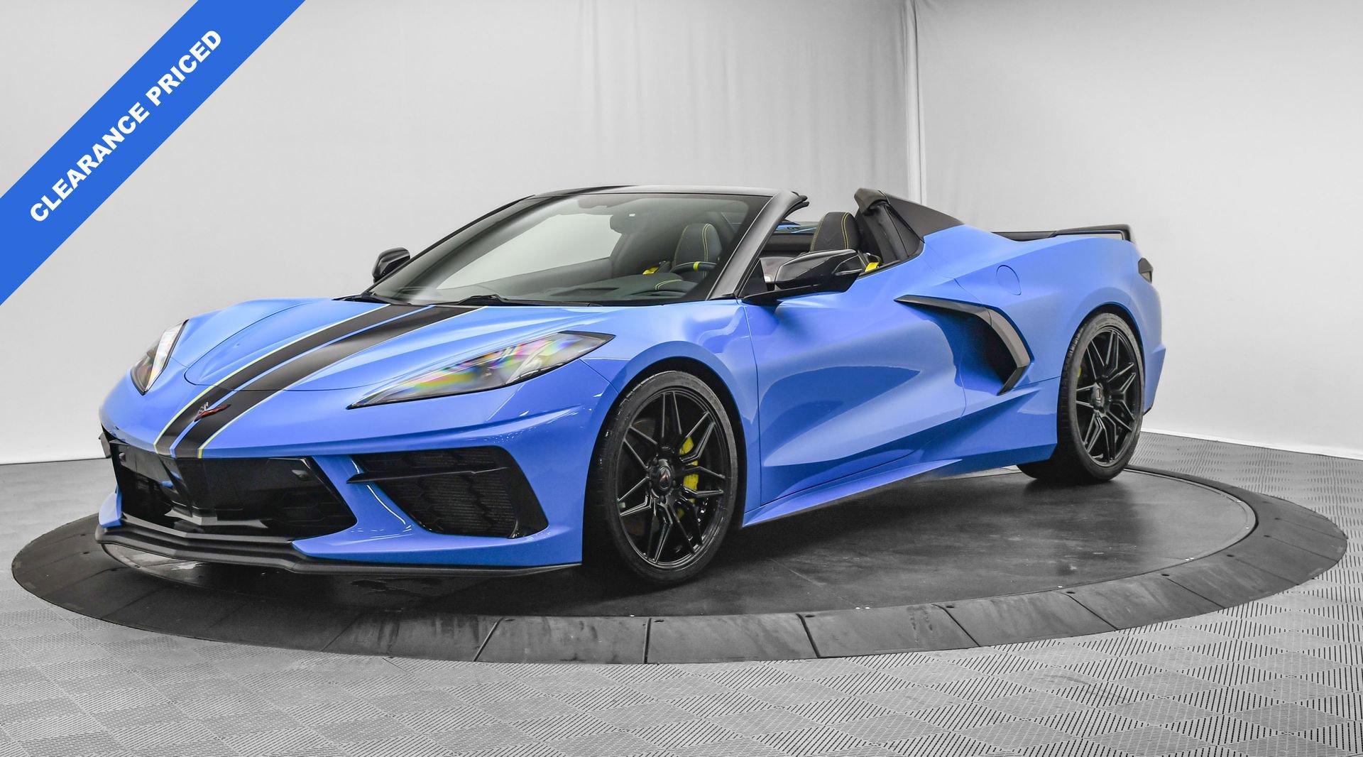 Used 2023 Chevrolet Corvette Stingray Premium Conv w/ Z51 Performance Package image 3