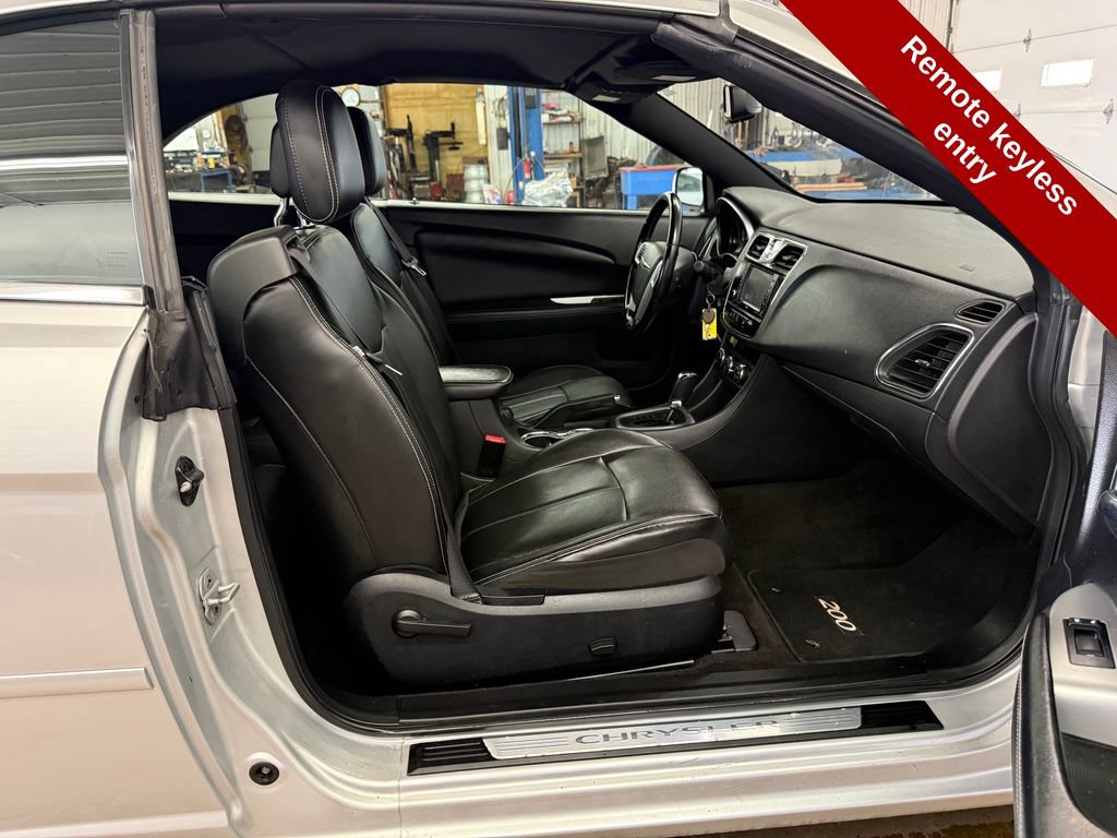 Used 2012 Chrysler 200 Limited image 30