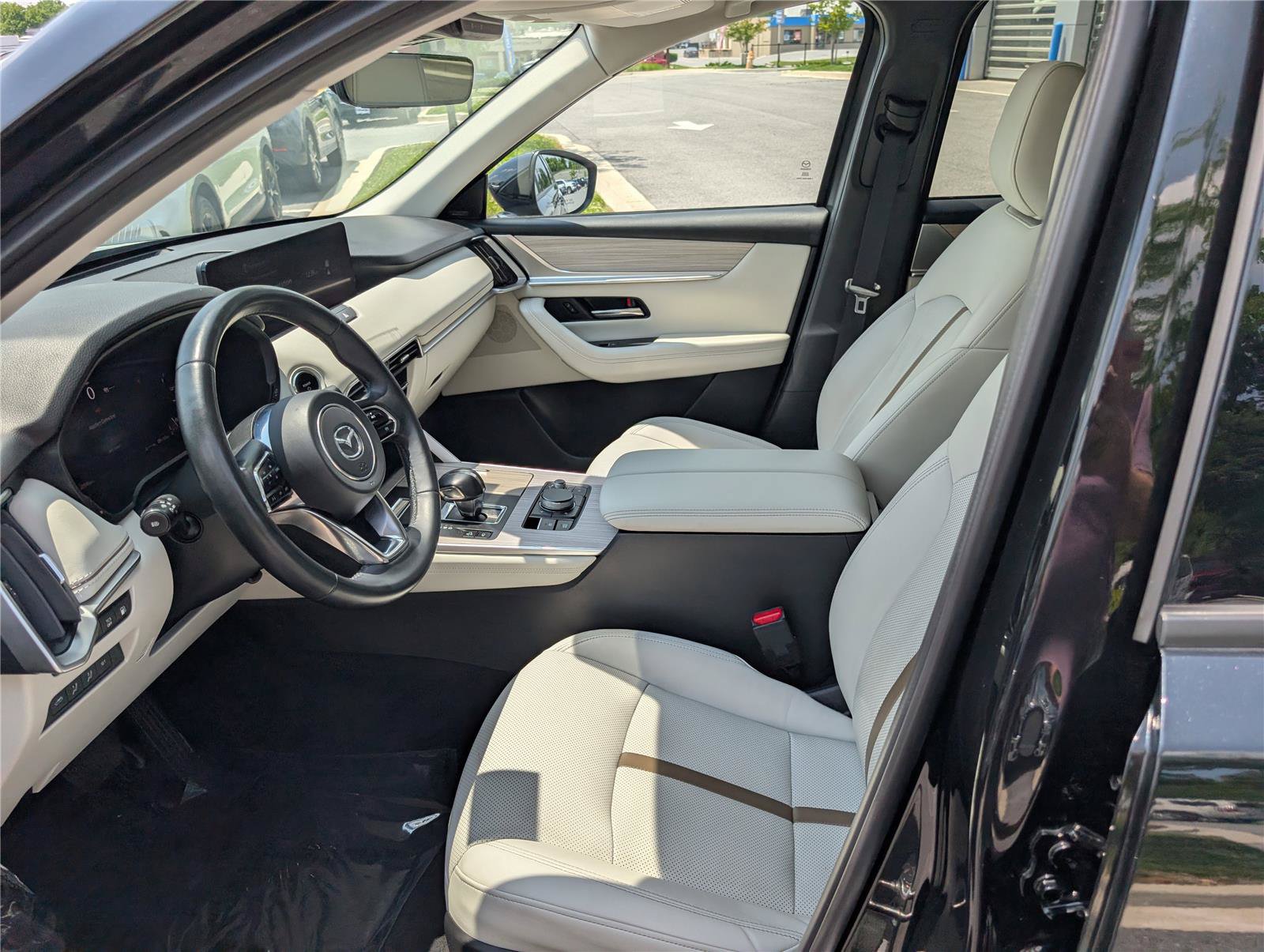 Used 2024 MAZDA CX-90 Plug-In Hybrid w/ Premium Plus AWD/4WD image 17