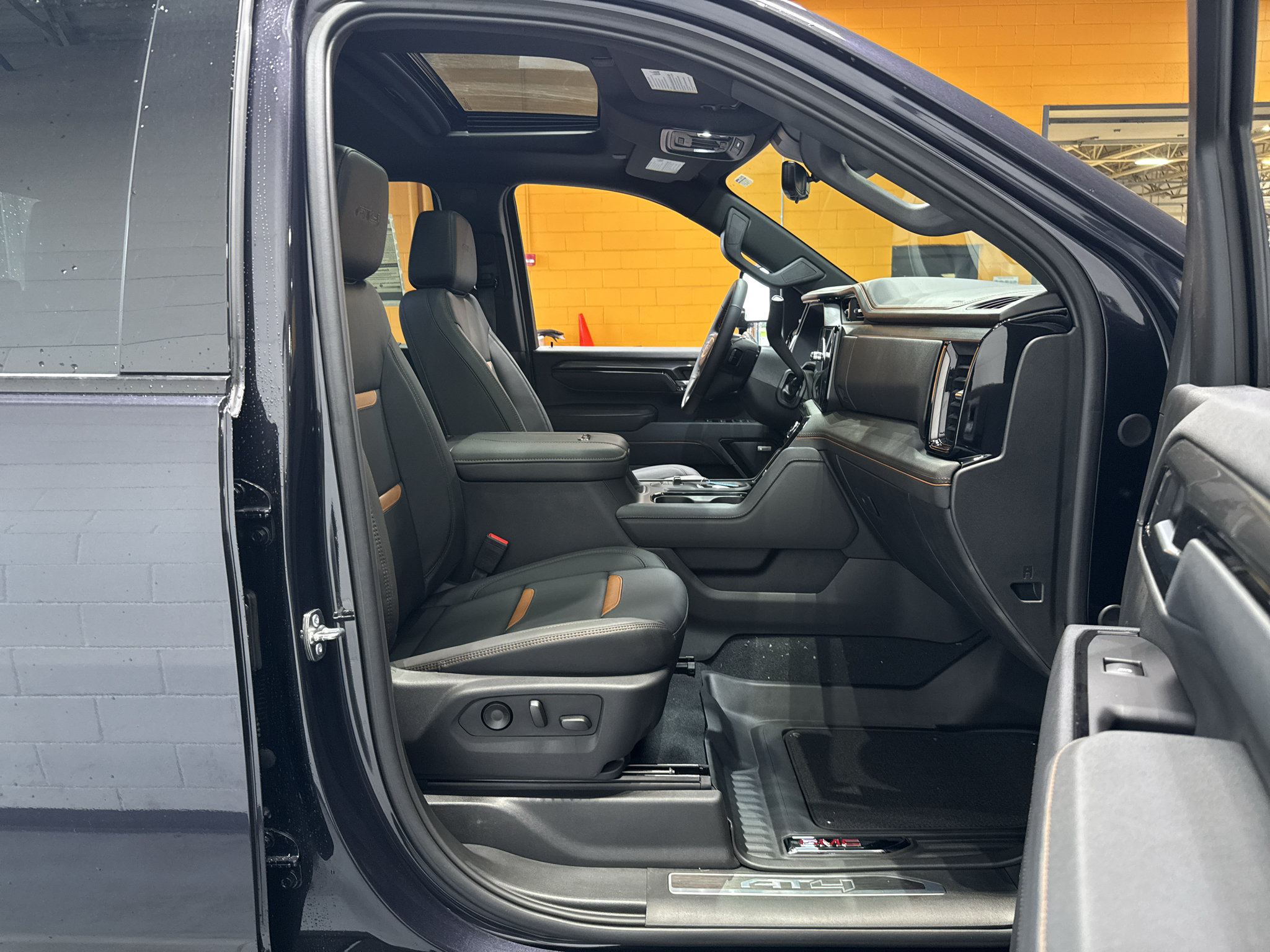 New 2026 GMC Sierra 2500 AT4 w/ AT4 Premium Plus Package AWD/4WD image 22