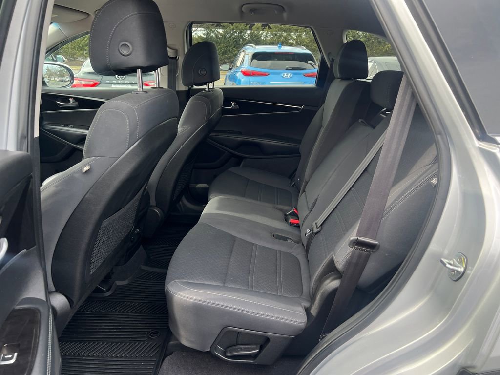 Used 2017 Kia Sorento LX image 14