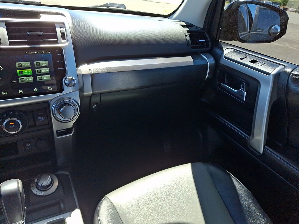 Used 2017 Toyota 4Runner SR5 Premium AWD/4WD image 17