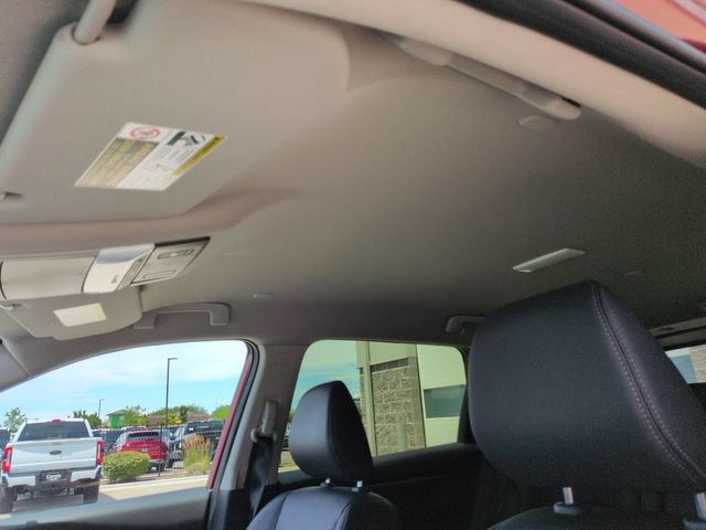 Used 2025 Nissan Rogue SL AWD/4WD image 23