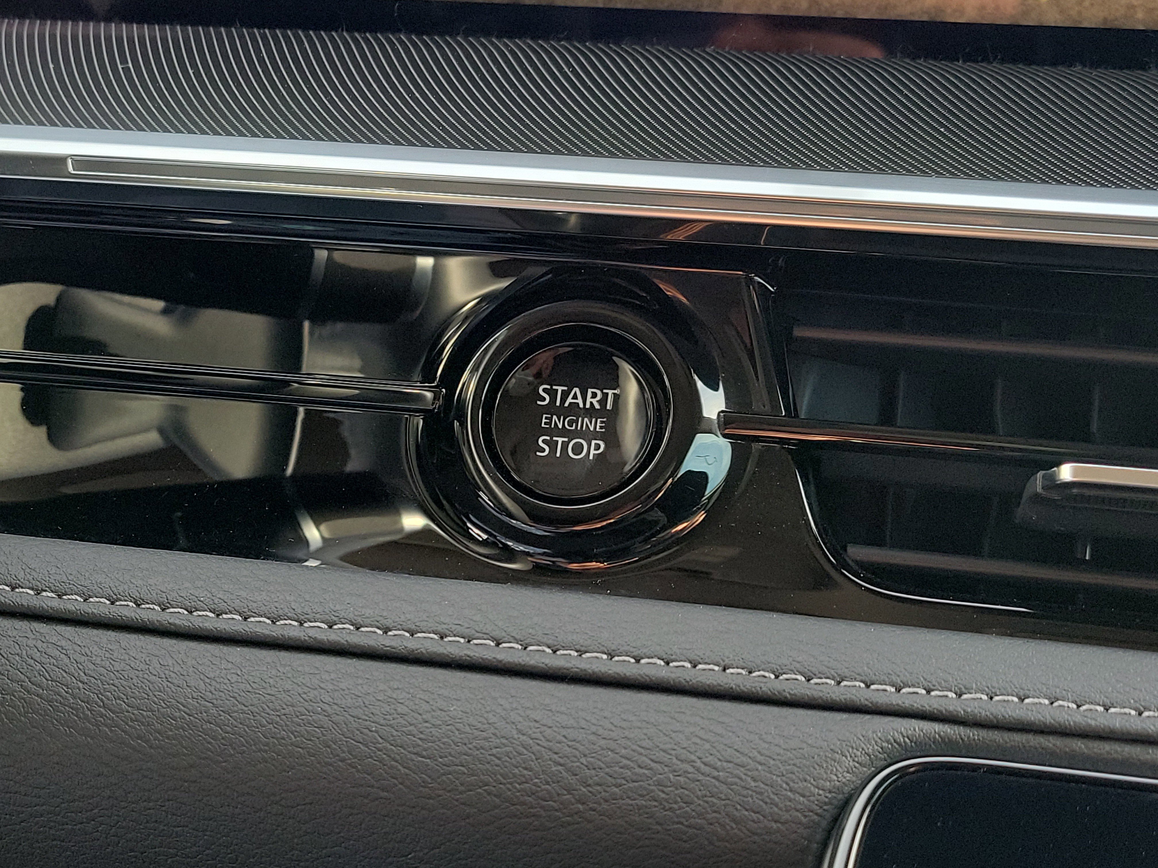 Used 2025 INFINITI QX80 Luxe image 32