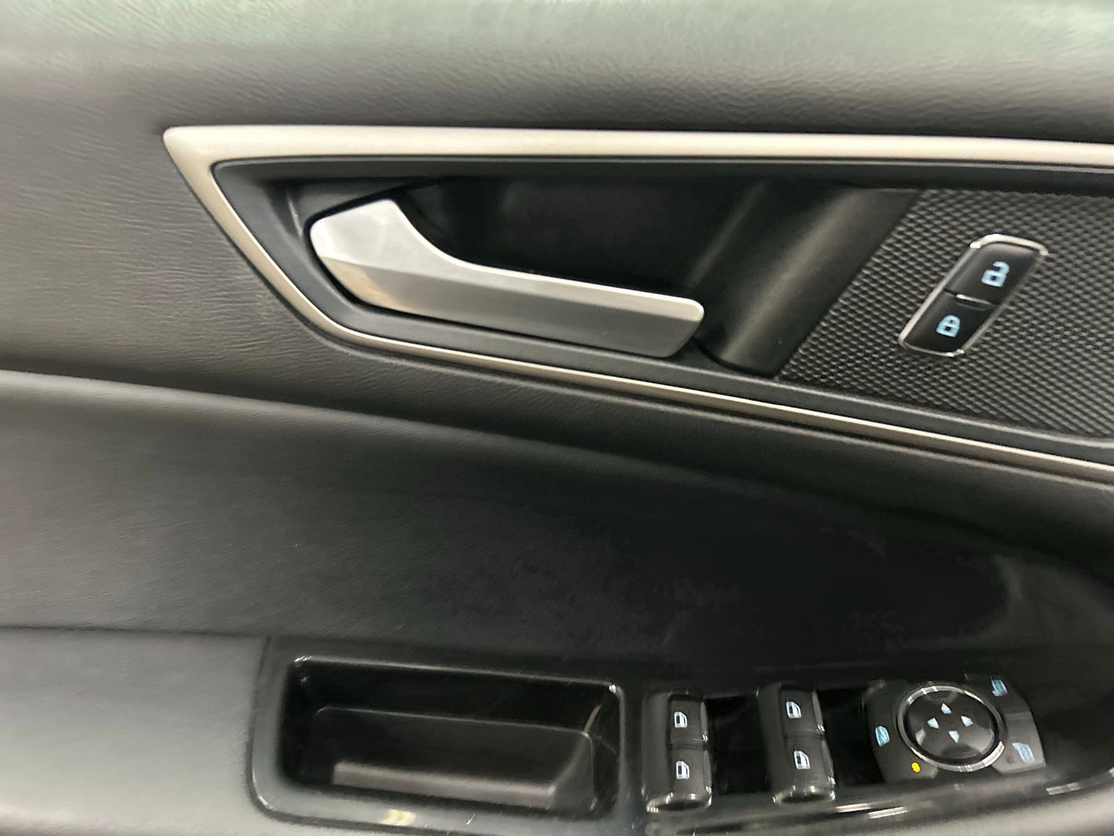 Used 2019 Ford Edge SEL w/ Equipment Group 201A image 11