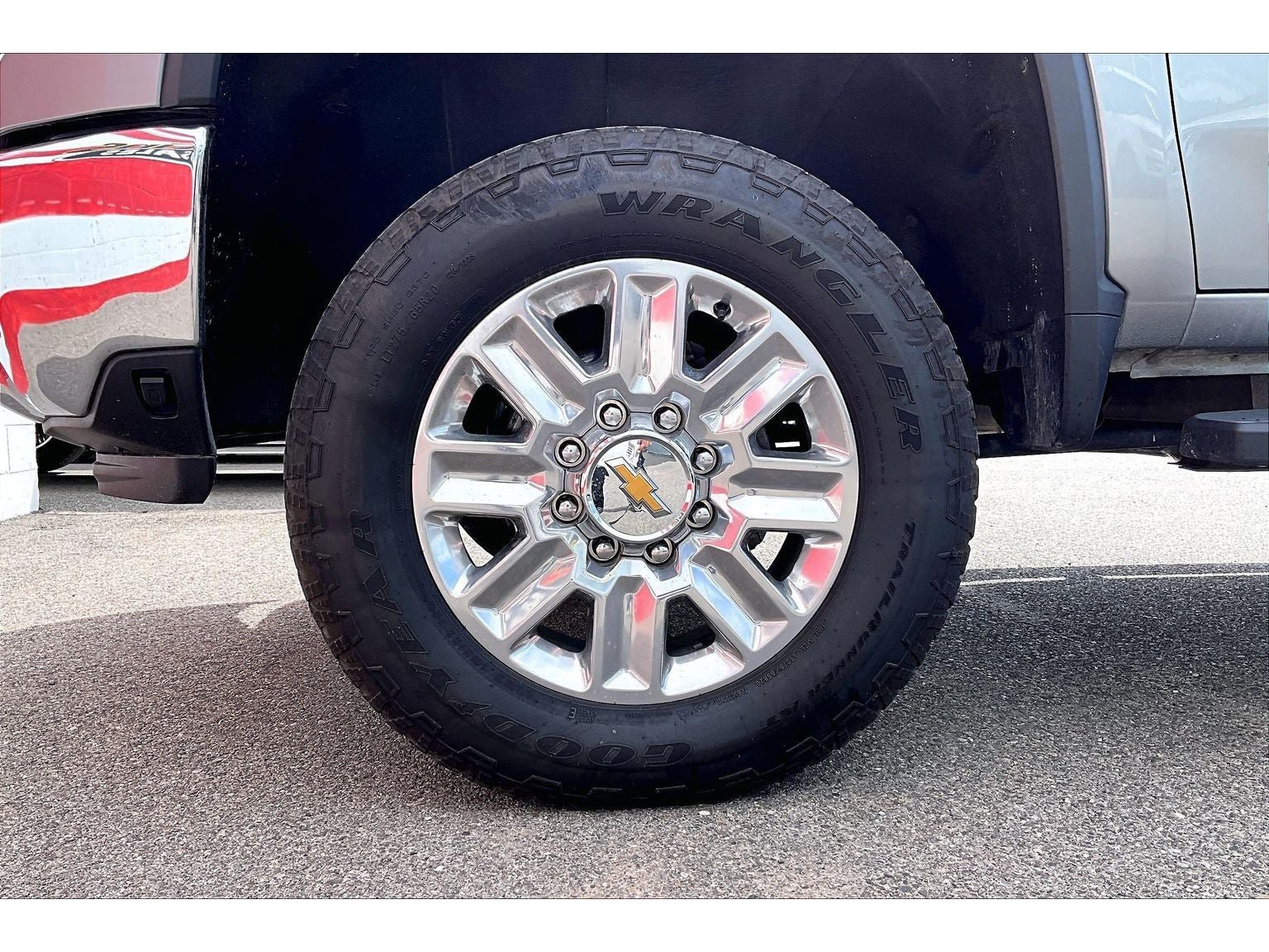 Used 2025 Chevrolet Silverado 3500 LTZ AWD/4WD image 9