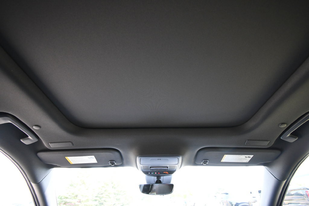 Used 2025 Chevrolet Traverse RS w/ LPO, Floor Liner Package AWD/4WD image 17