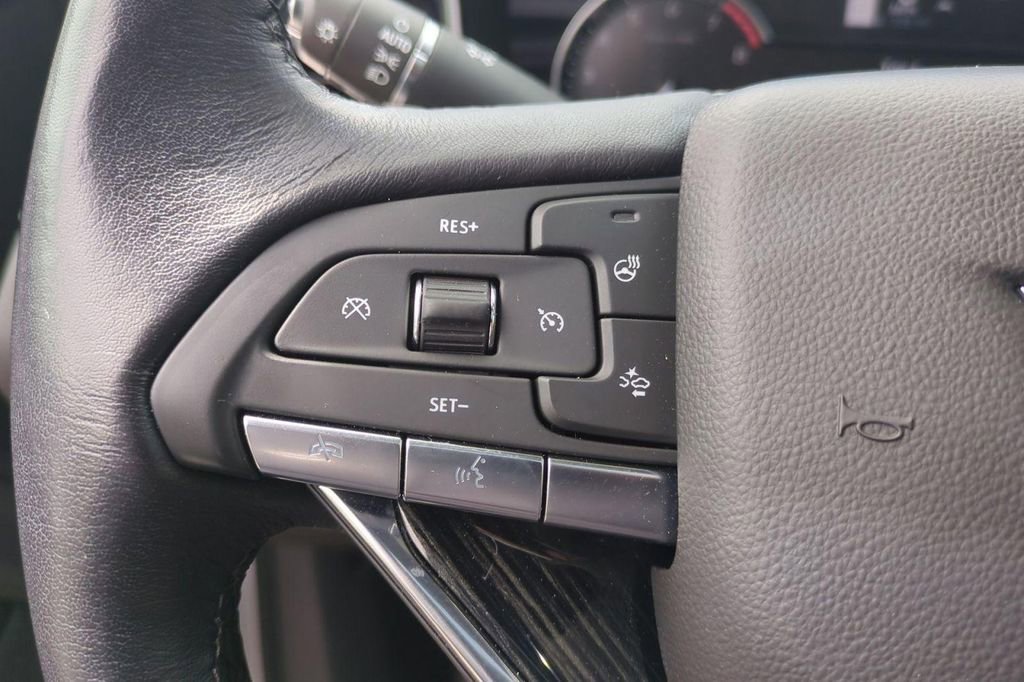 Certified 2023 Cadillac XT6 Premium Luxury FWD image 27