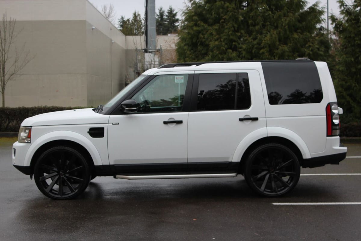Used 2016 Land Rover LR4 HSE LUX AWD/4WD image 2