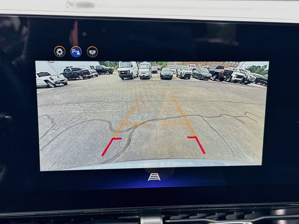 Used 2025 Chevrolet Equinox LT AWD/4WD image 14