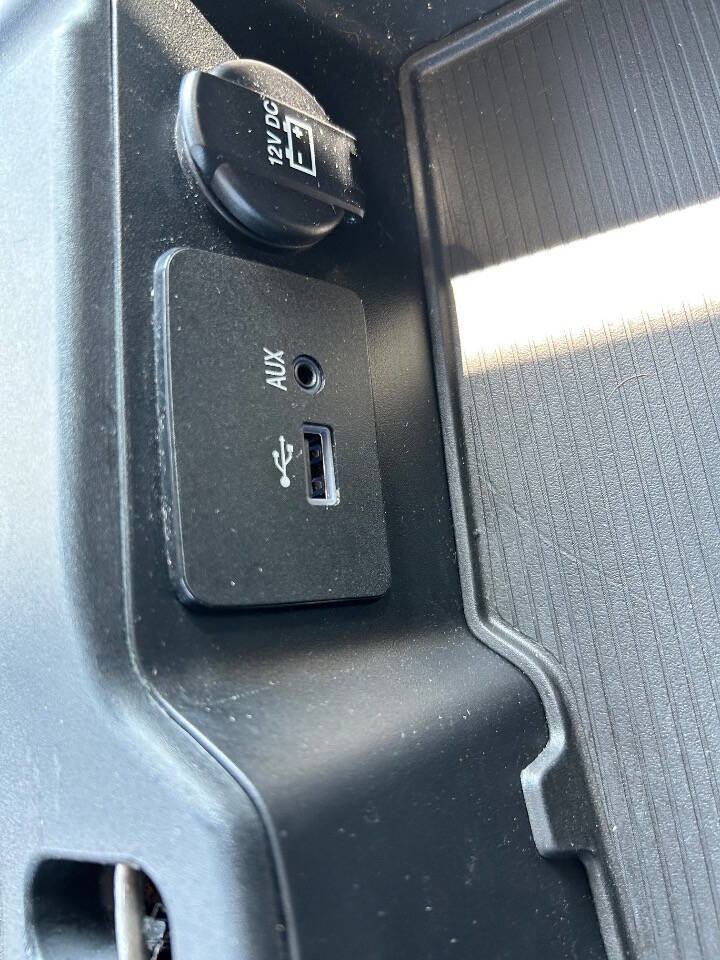 Used 2017 RAM 1500 Laramie RWD image 24