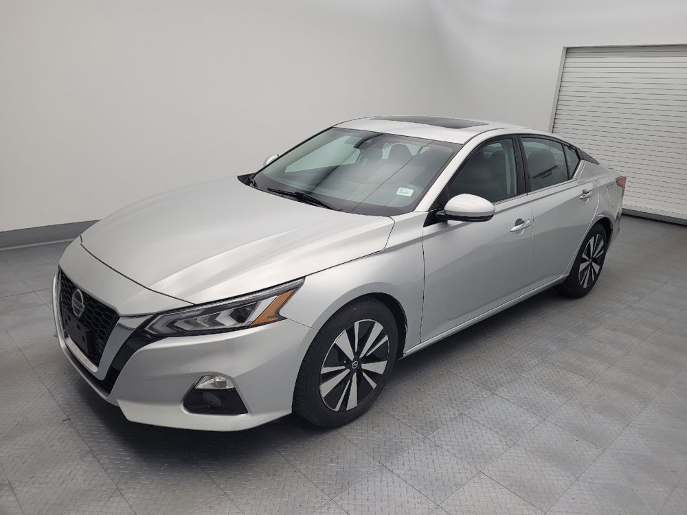 Used 2020 Nissan Altima 2.5 SV FWD image 2