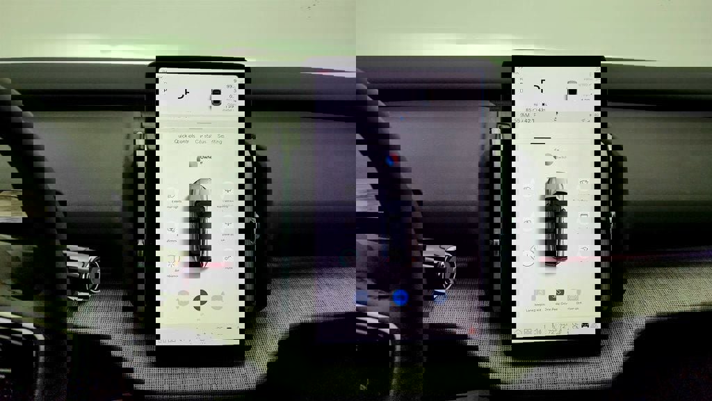 Used 2025 Volvo EX30 Ultra image 17