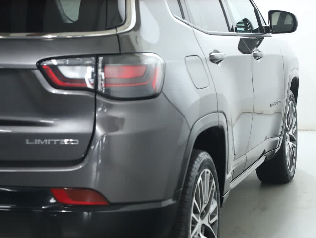 Used 2023 Jeep Compass Limited w/ Elite Group AWD/4WD image 45