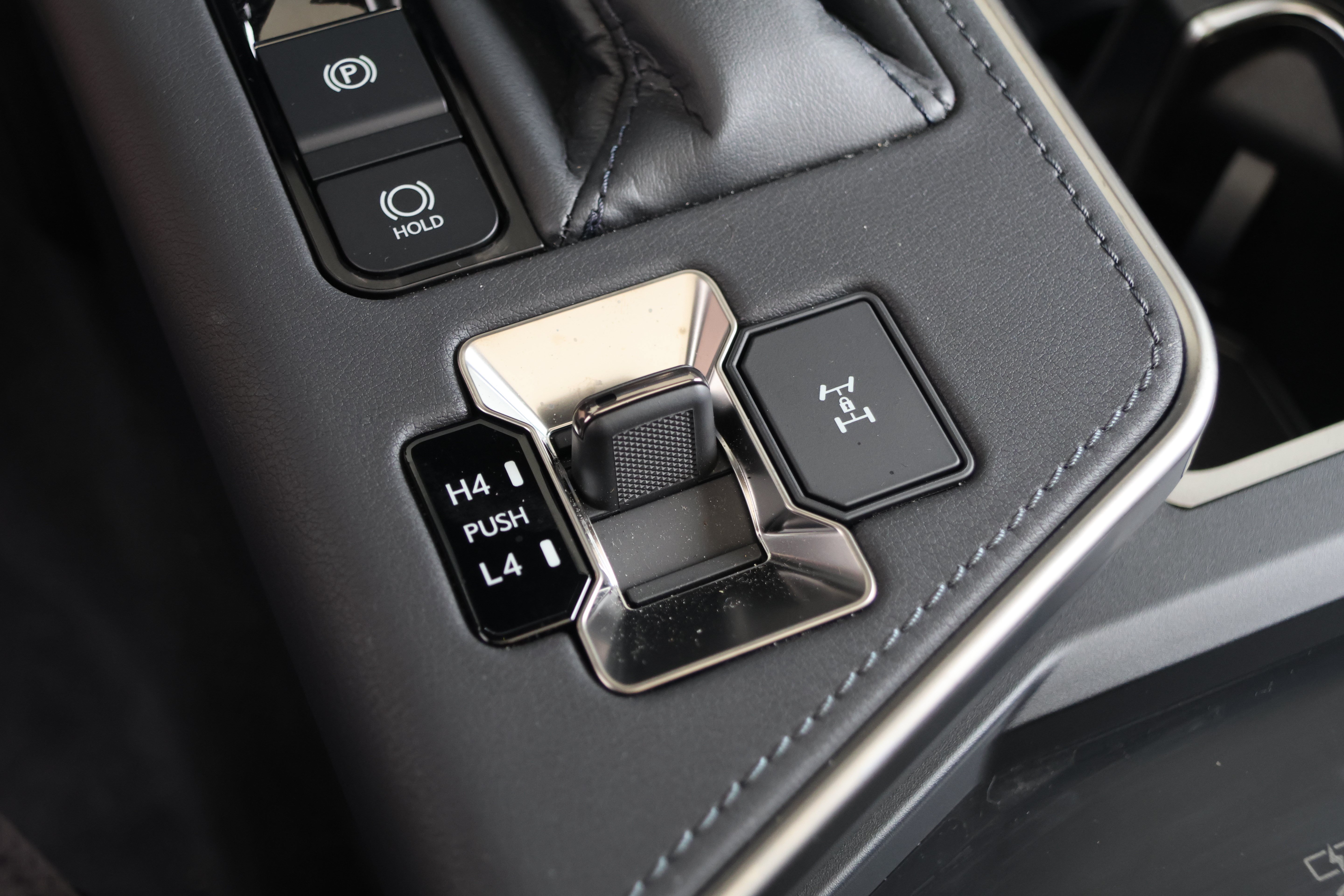 Used 2026 Lexus GX 550 w/ Cold Area Package AWD/4WD image 32