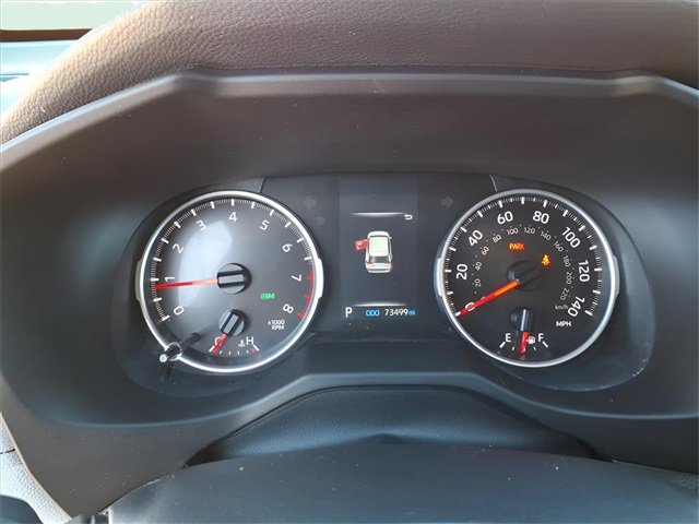 Used 2022 Toyota RAV4 XLE Premium image 14