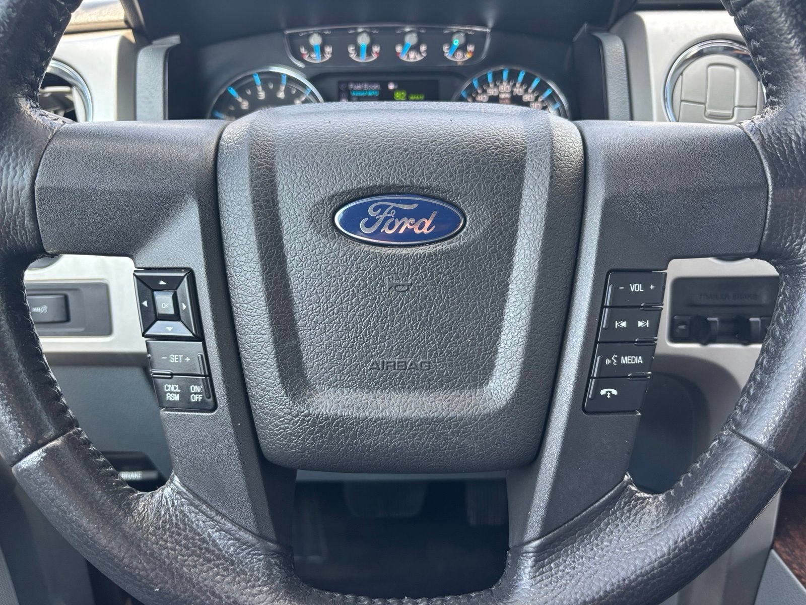Used 2013 Ford F150 Lariat w/ Mid Equipment Group RWD image 25