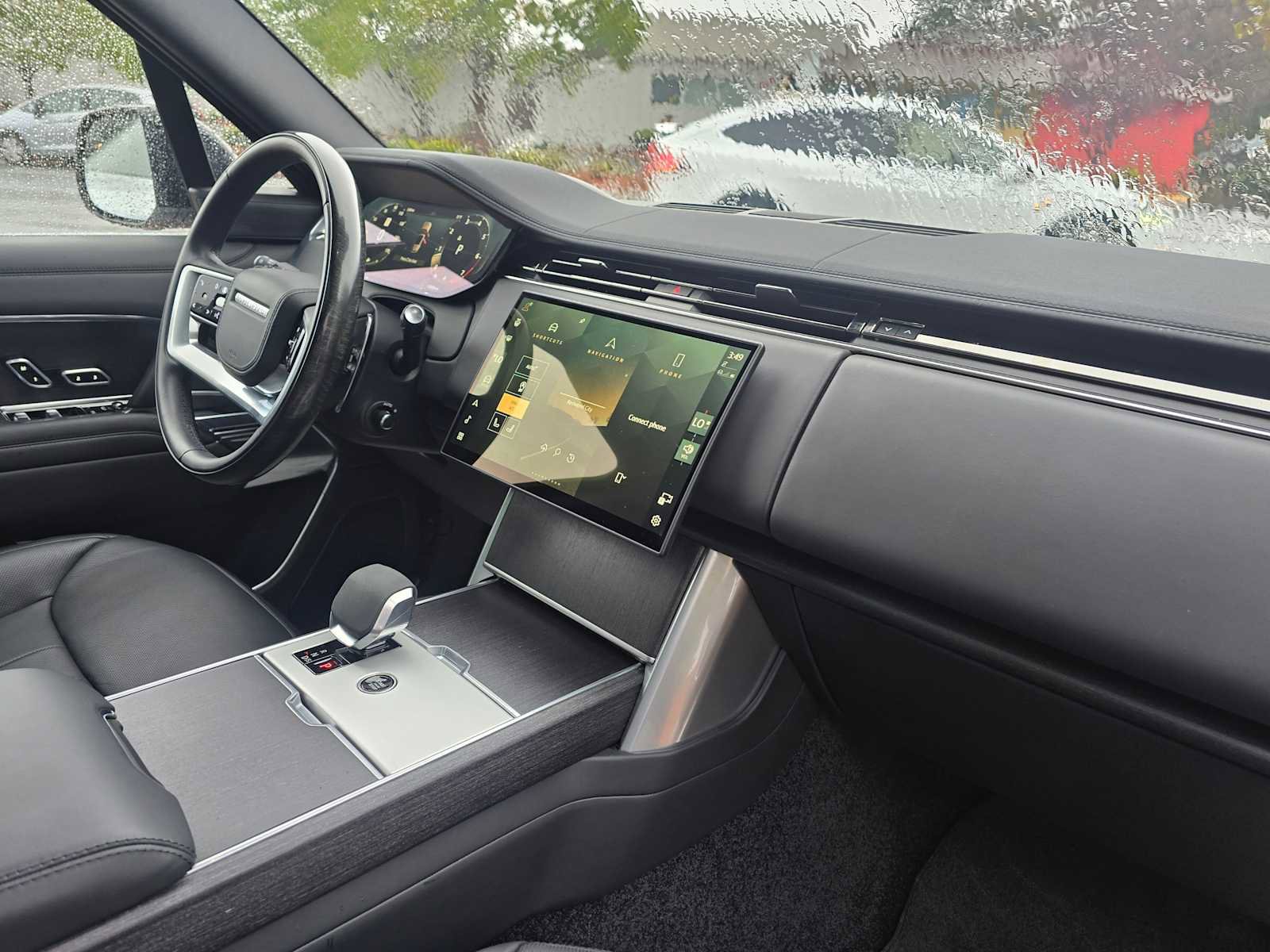 Used 2024 Land Rover Range Rover Long Wheelbase SE image 12