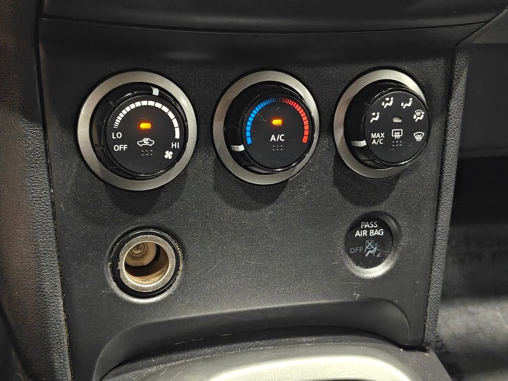 Used 2011 Nissan Rogue SV image 8