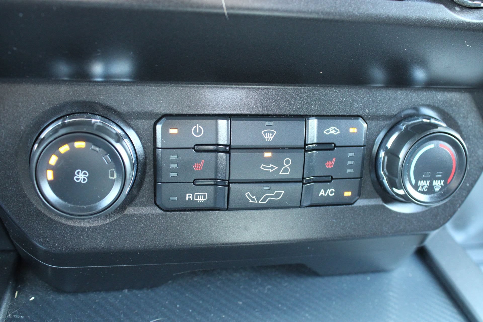 Used 2019 Ford F150 XLT w/ Equipment Group 302A Luxury AWD/4WD image 52