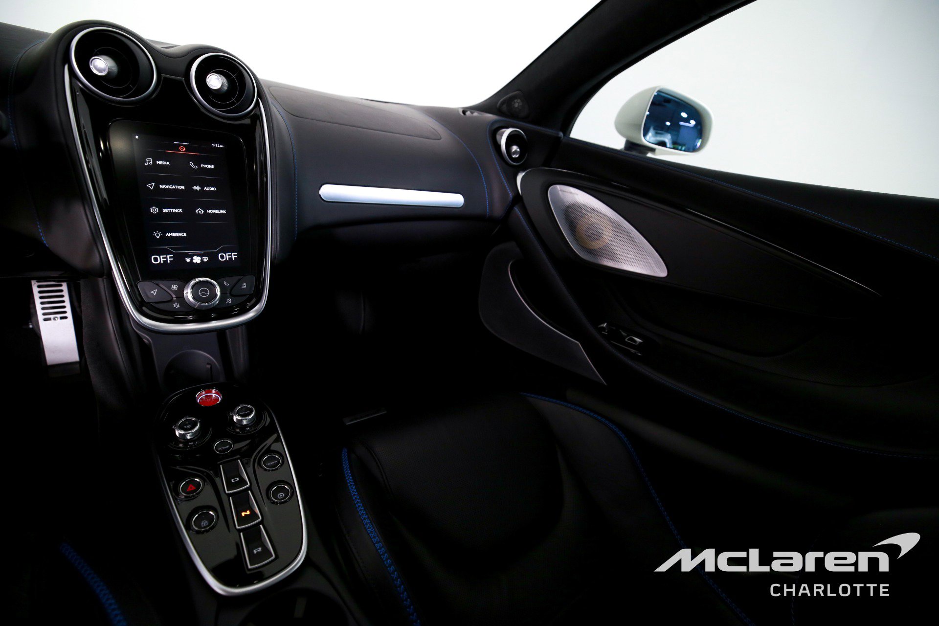 Used 2022 McLaren GT image 16