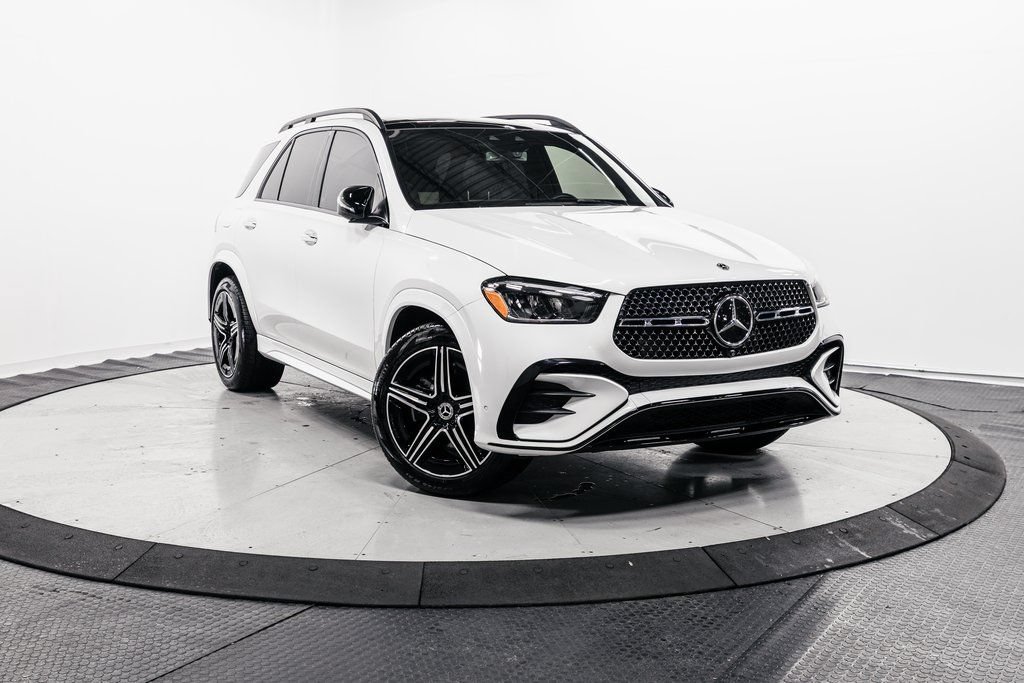 Used 2025 Mercedes-Benz GLE 450e 4MATIC w/ AMG Line Interior image 1