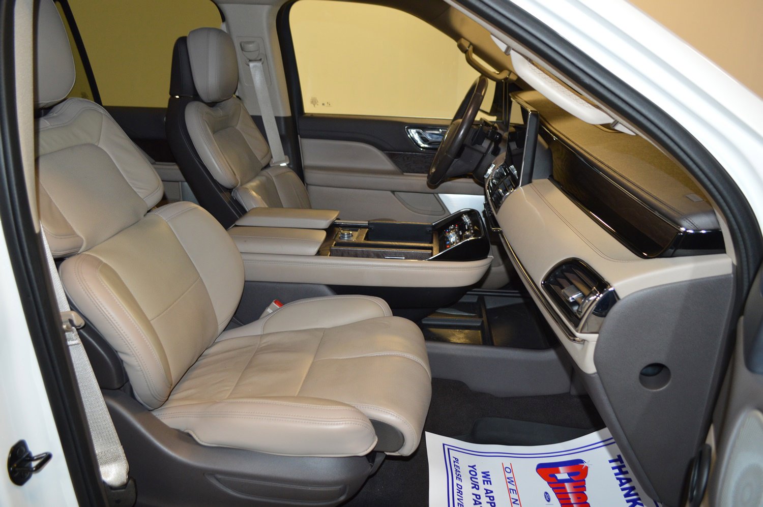 Used 2023 Lincoln Navigator L Reserve image 11