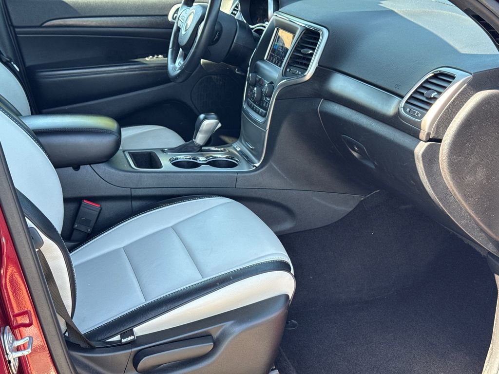 Used 2018 Jeep Grand Cherokee Laredo AWD/4WD image 13