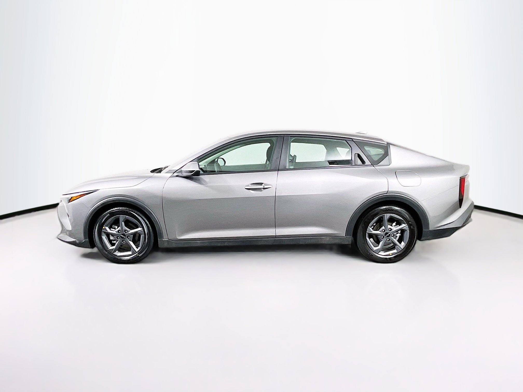 Used 2025 Kia K4 LXS image 4