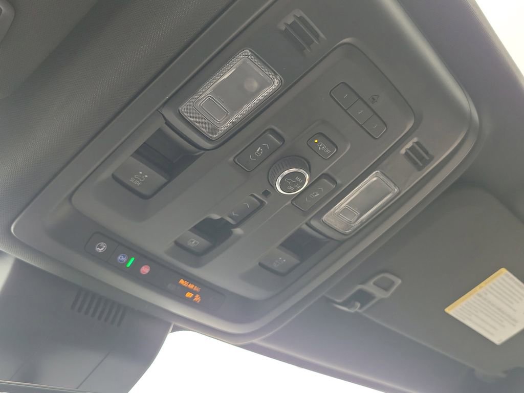 Used 2023 Chevrolet Tahoe Premier w/ Advanced Technology Package image 25