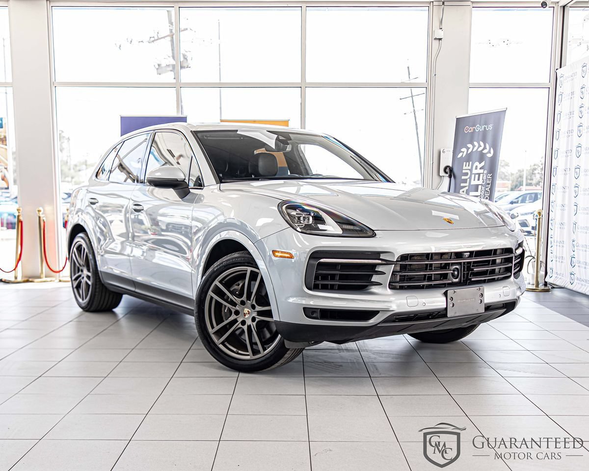 Used 2023 Porsche Cayenne w/ Premium Package AWD/4WD image 3