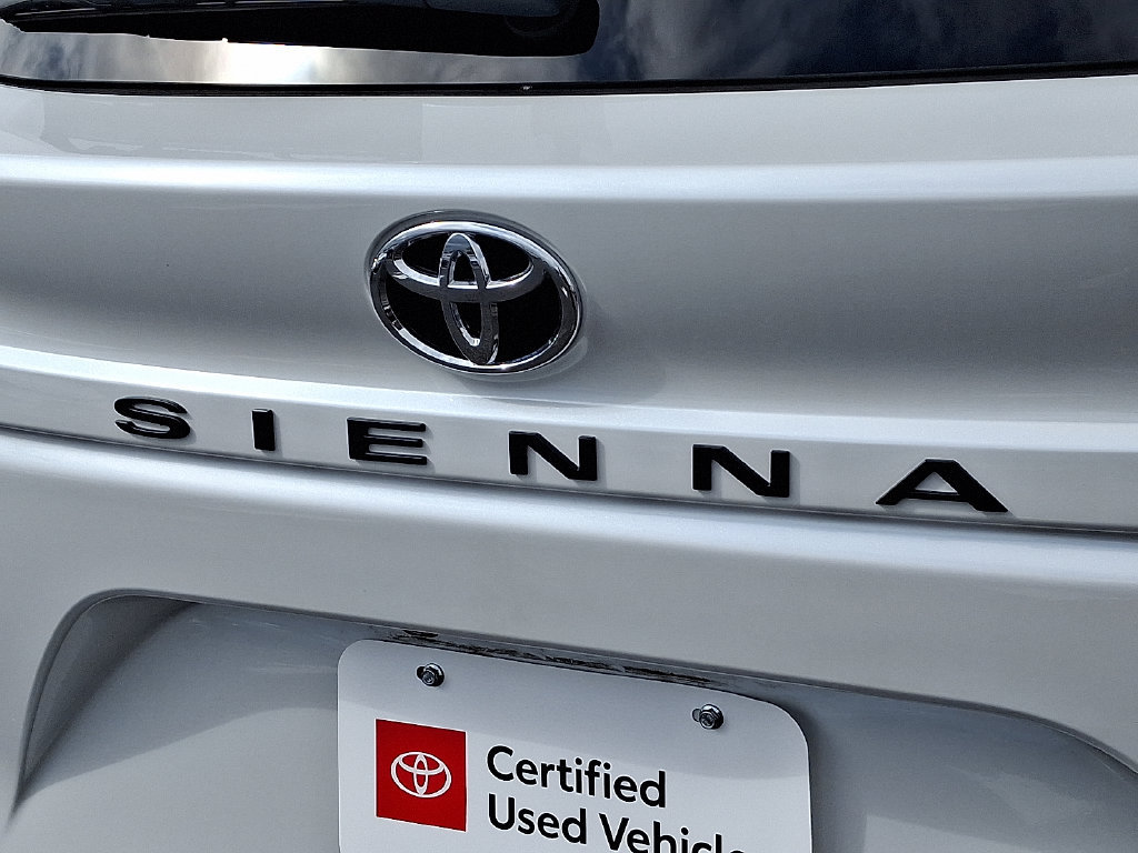 Certified 2026 Toyota Sienna XLE FWD image 35