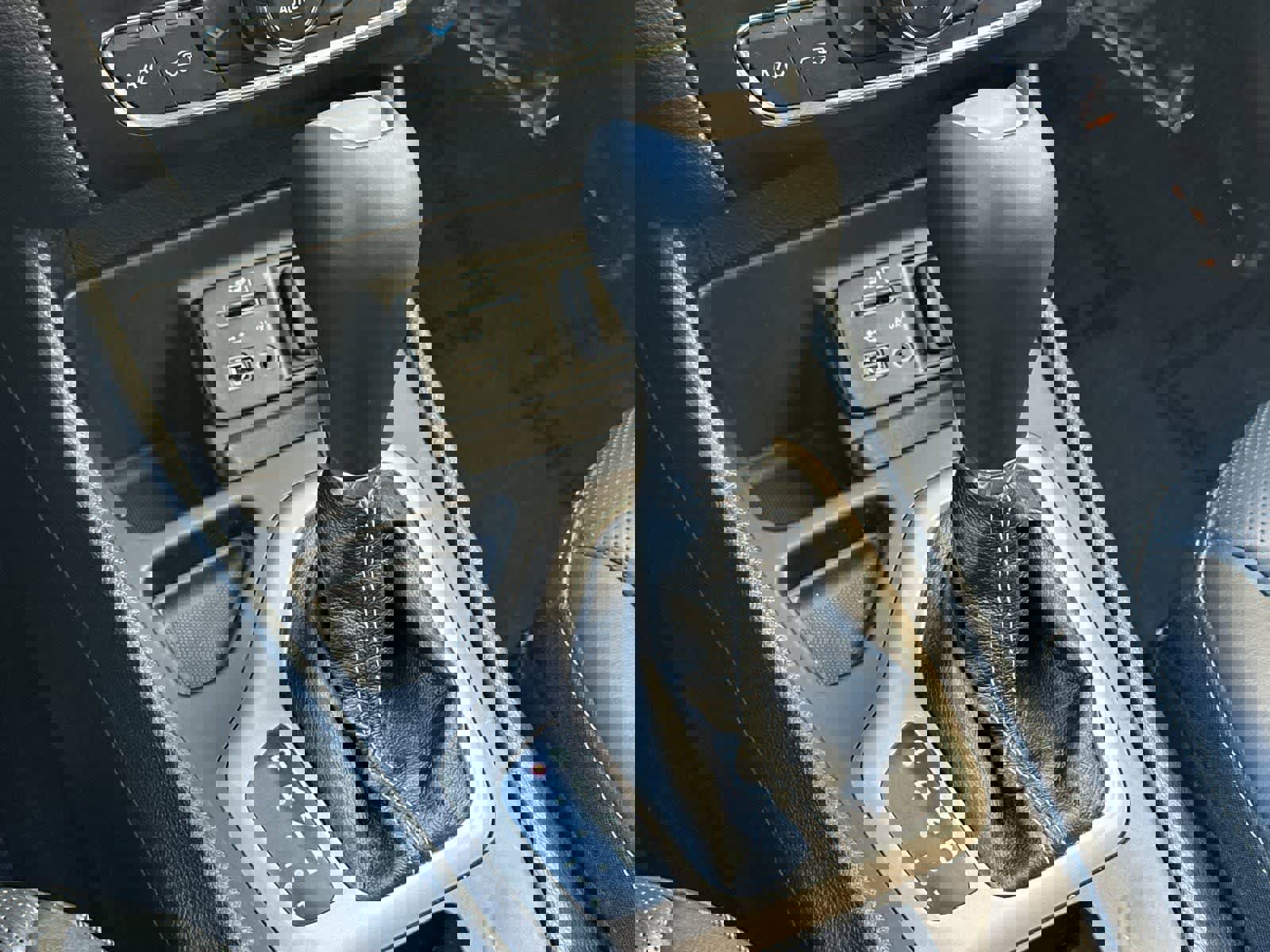 Used 2016 Jeep Cherokee Limited w/ Luxury Group image 22