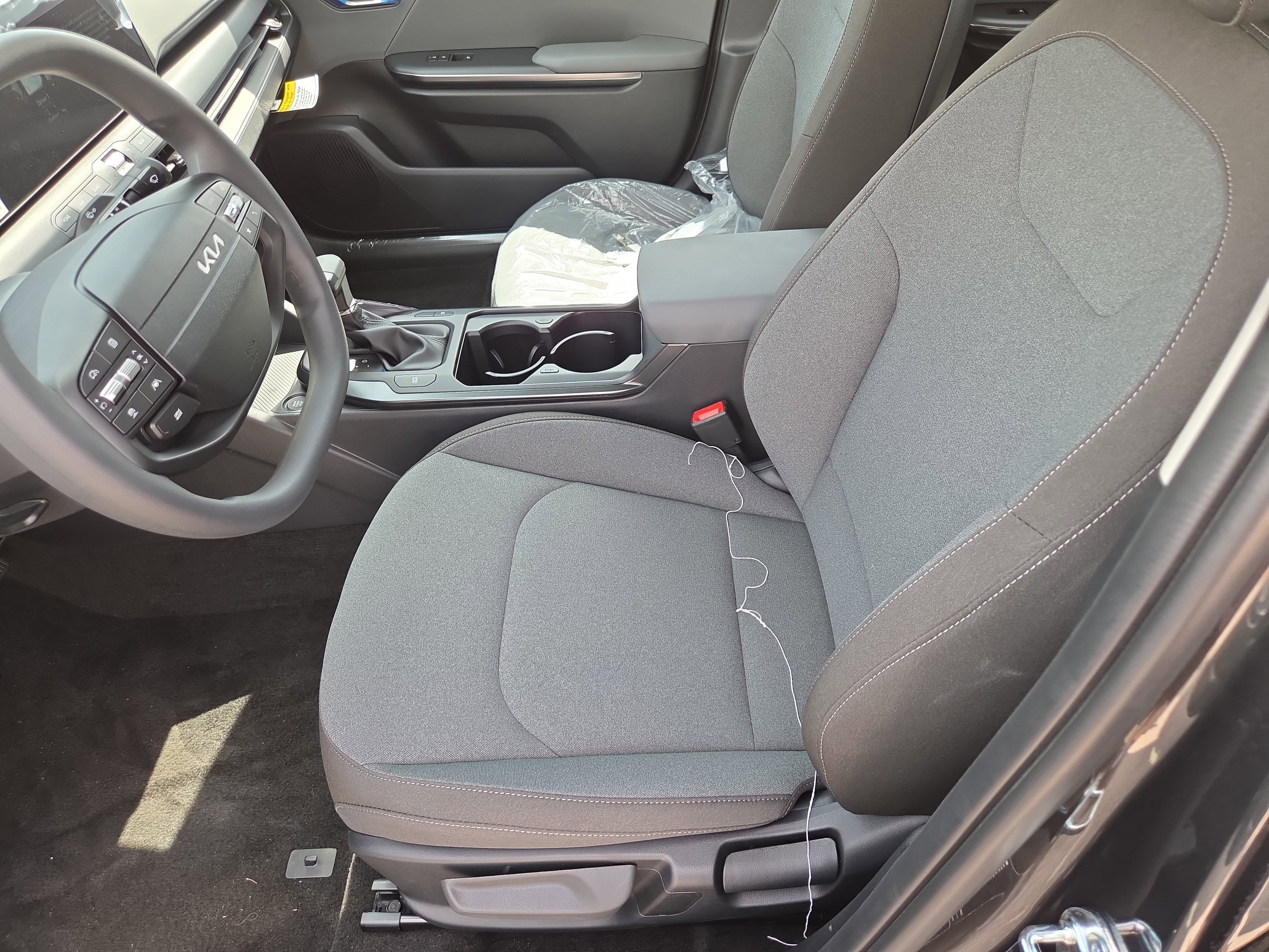 New 2026 Kia K4 LXS image 4