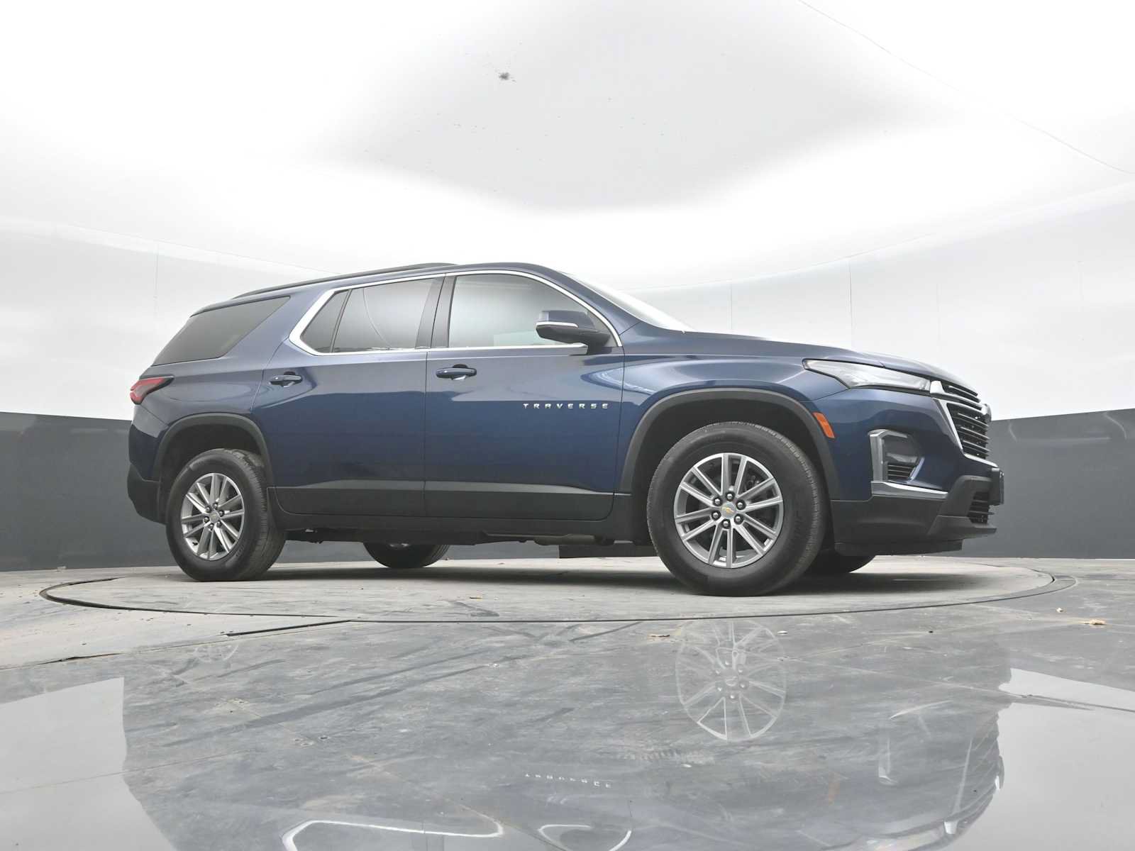 Used 2023 Chevrolet Traverse LT AWD/4WD image 45