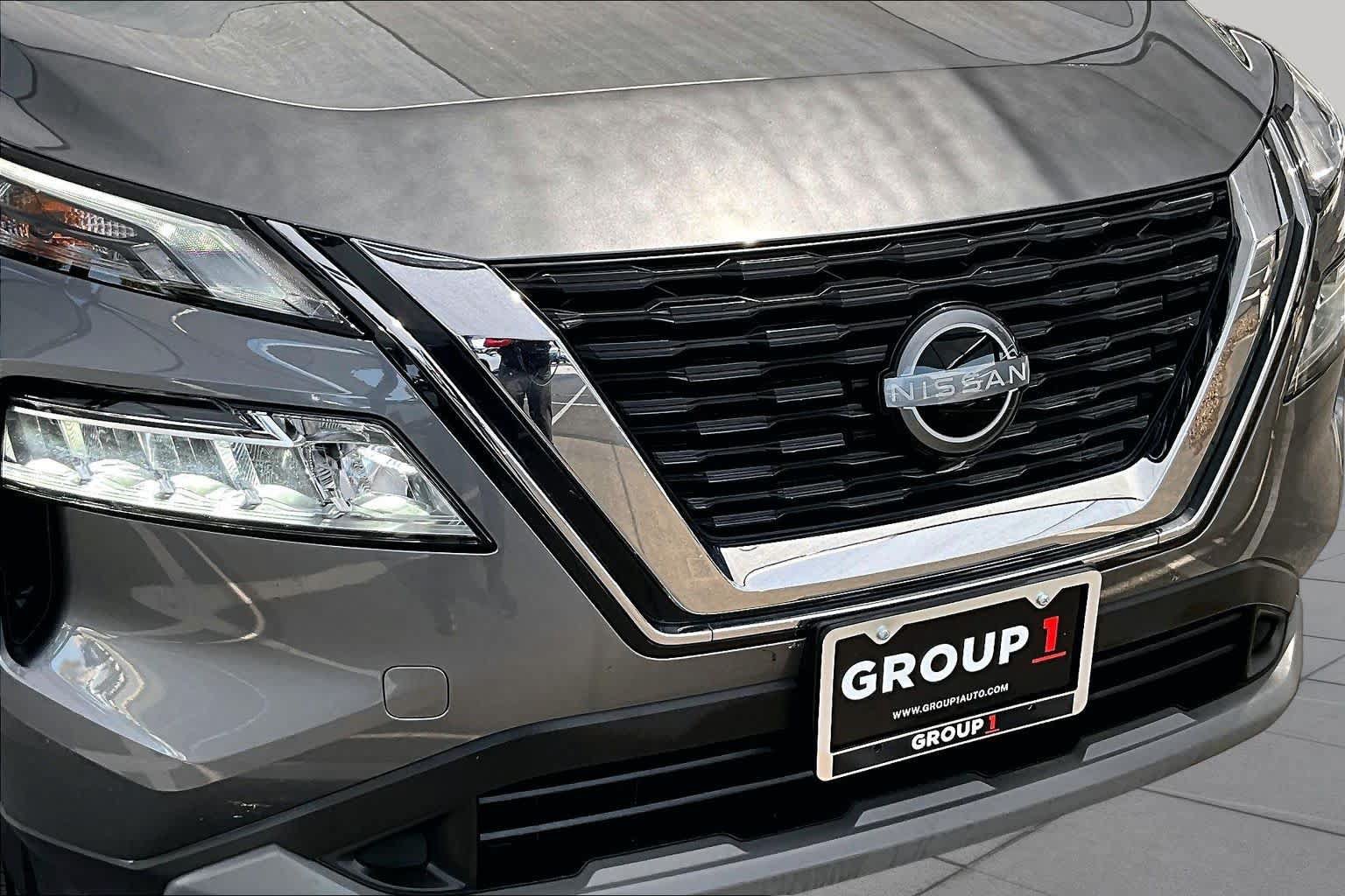 Used 2023 Nissan Rogue SV FWD image 30