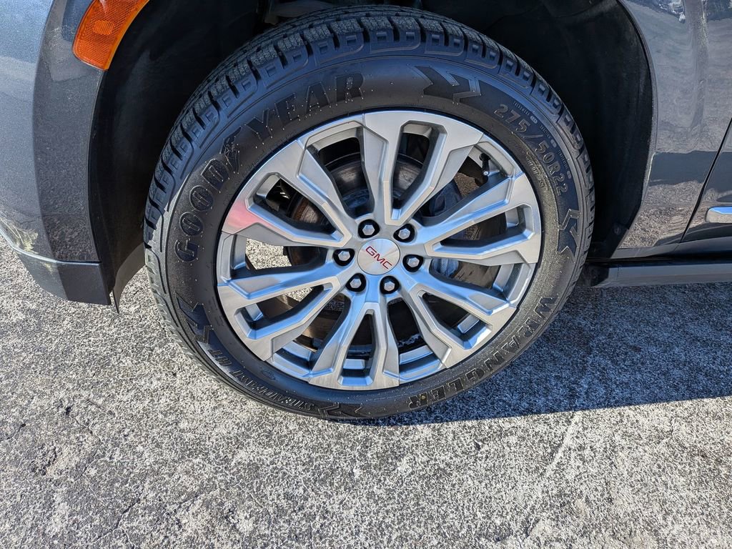 Used 2021 GMC Yukon Denali w/ Denali Premium Package image 10