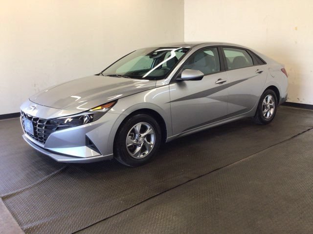 Used 2021 Hyundai Elantra SE FWD image 3