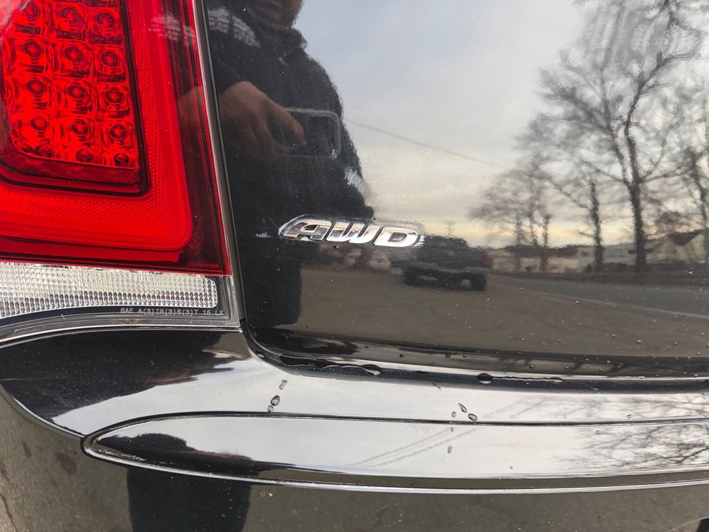 Used 2018 Chrysler 300 Touring w/ Sport Appearance Package image 8