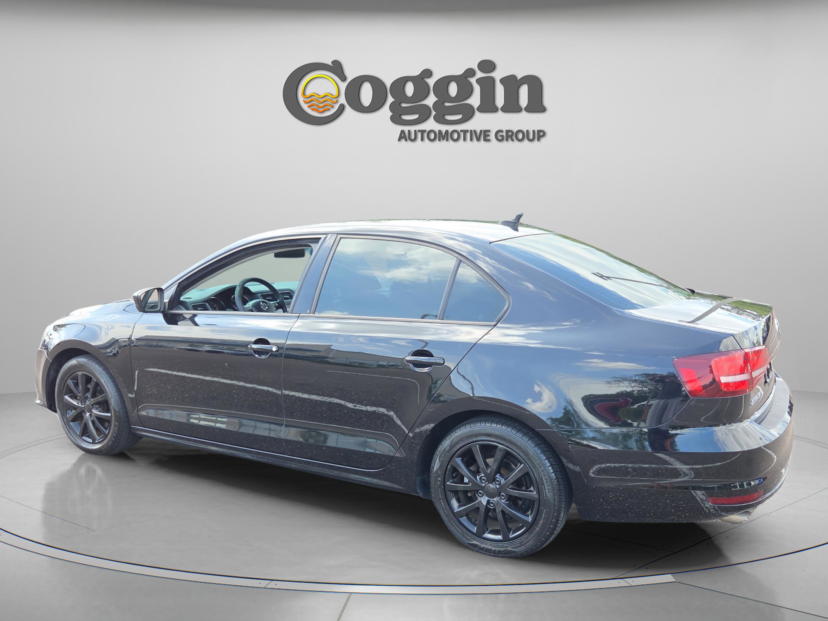 Used 2016 Volkswagen Jetta SE FWD image 3