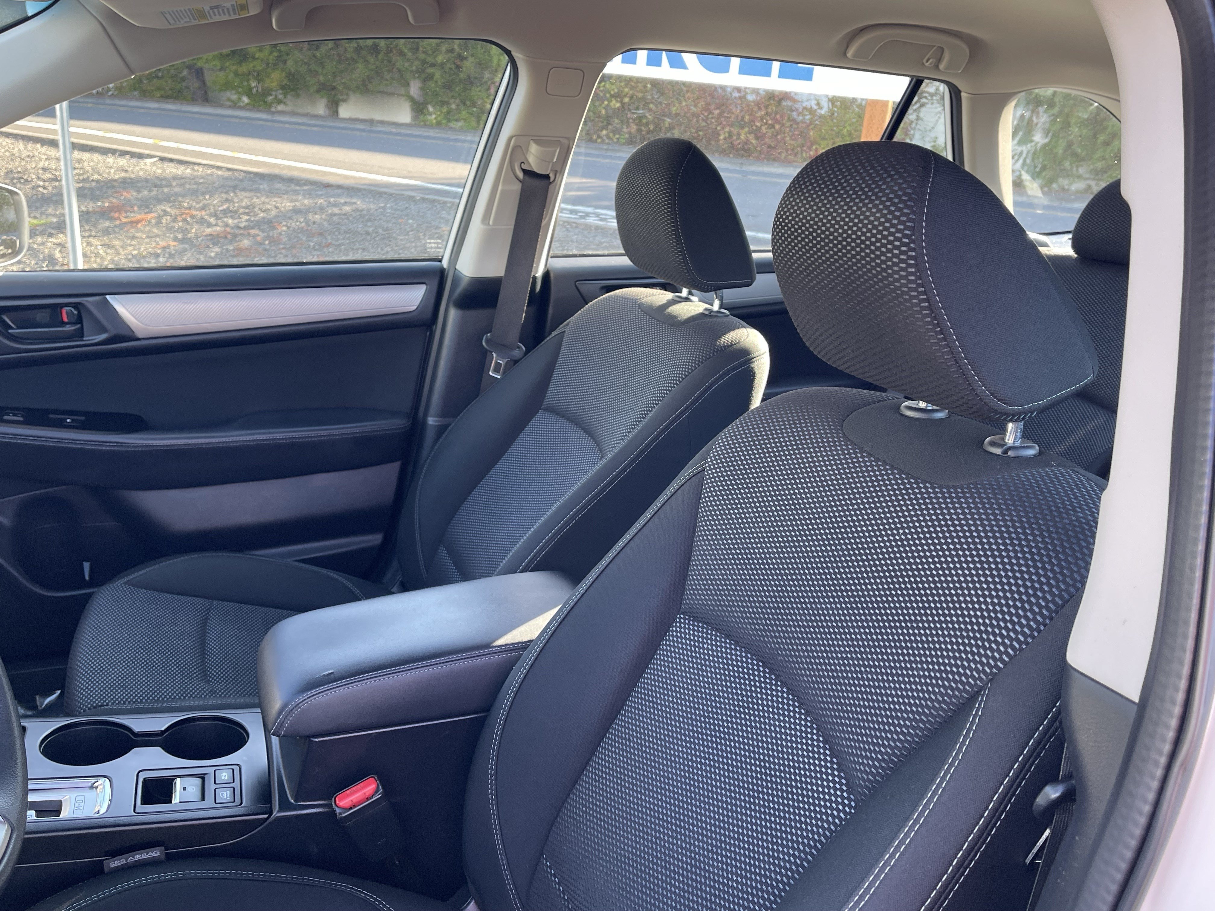 Used 2019 Subaru Outback 2.5i AWD/4WD image 19